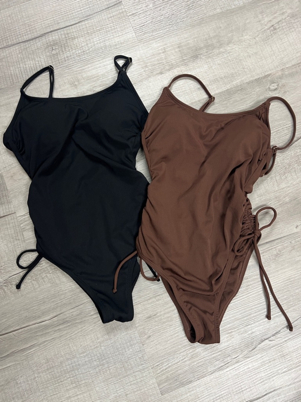 Shade & Shore Black and Brown Ribbed Scoop Swimsuits XS